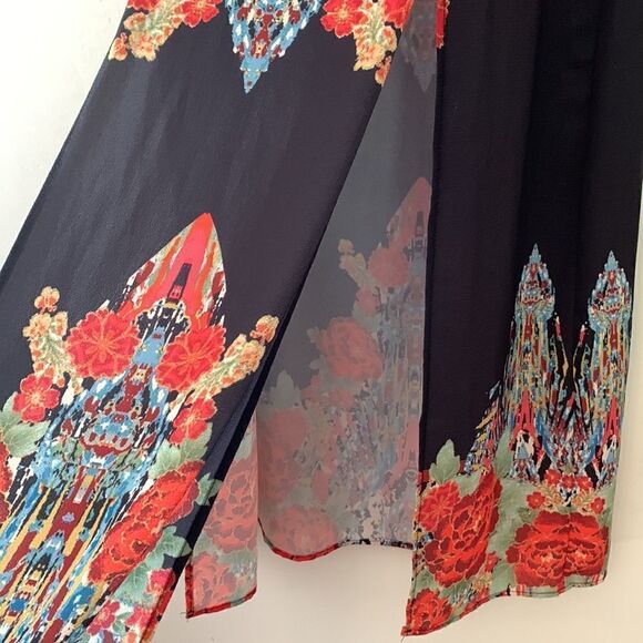 Flying Tomato maxi skirt with dramatic front slits and floral design Size M - Picture 3 of 9